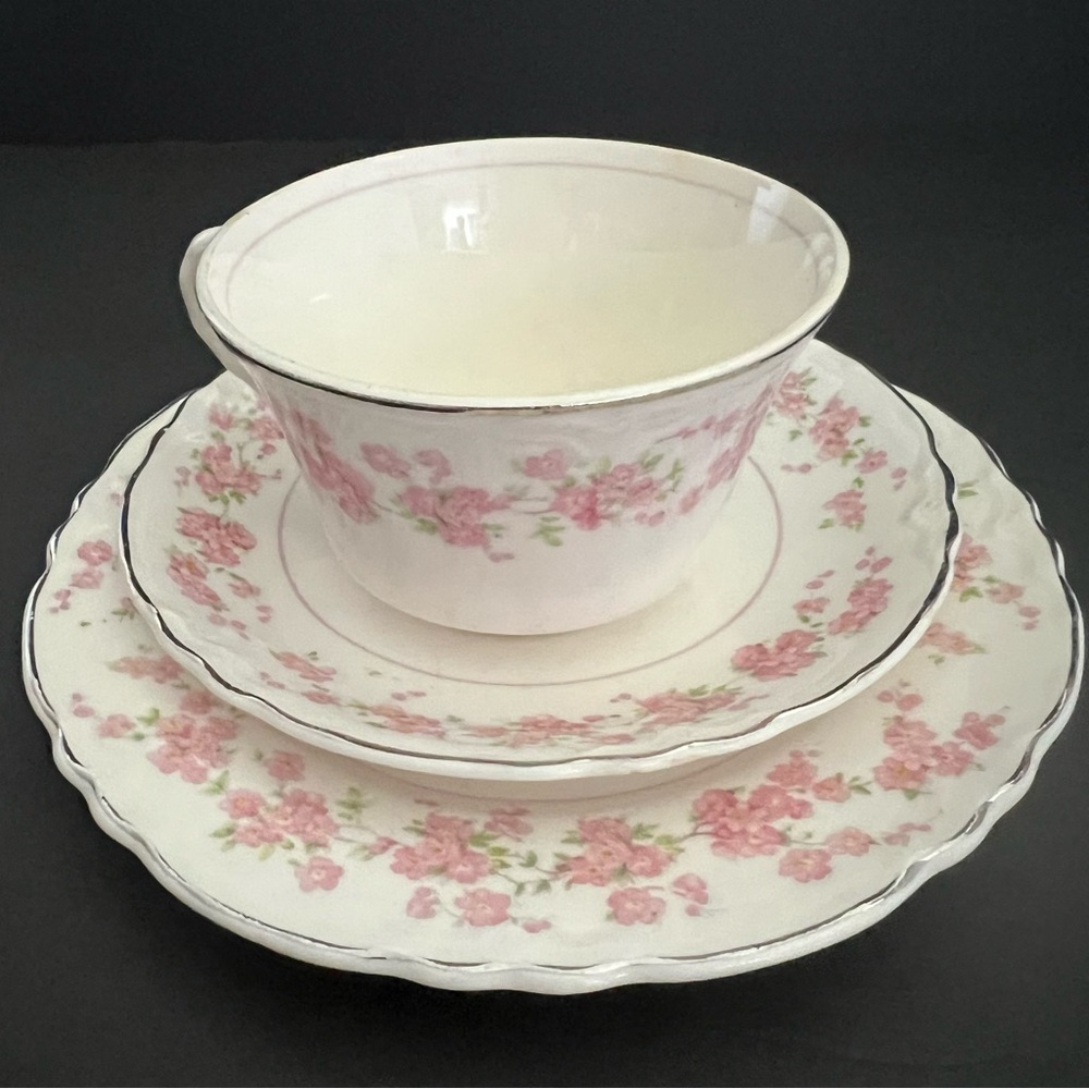 RADISSON WS George Pink Floral Platinum Trim 3 Piece Tea Set